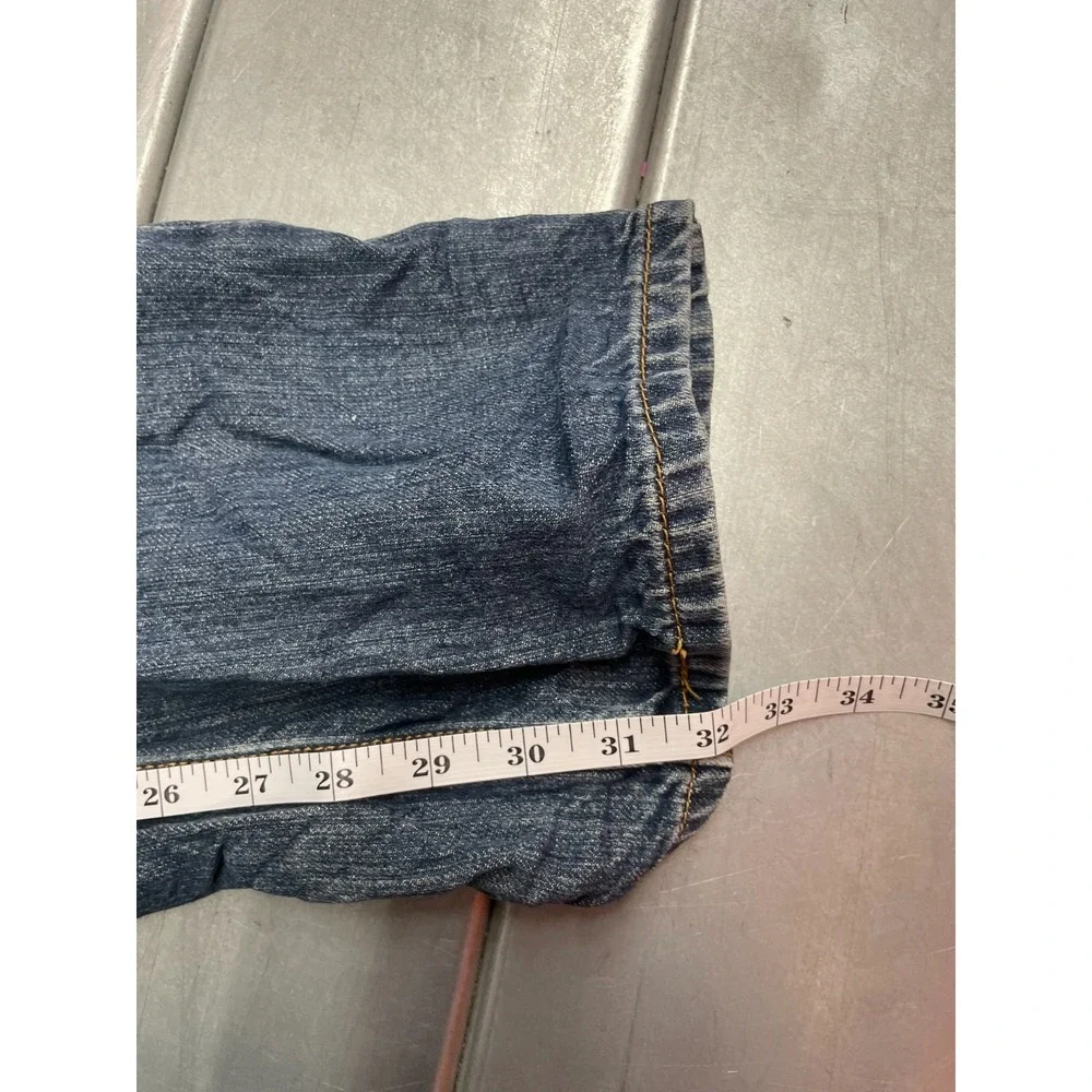 Levis levis 559